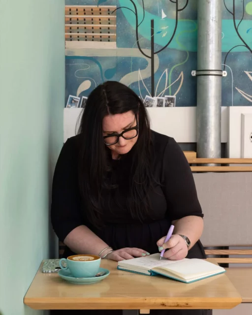 headshot-words-by-bonnie-brand-51-4x5-1